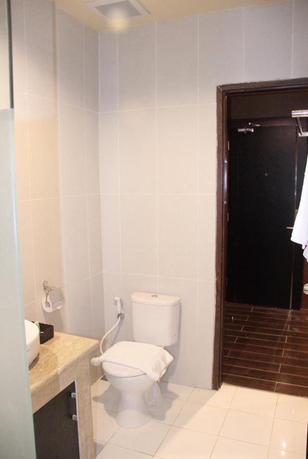 Grand Venetian Hotel Bandar Lampung Exterior foto