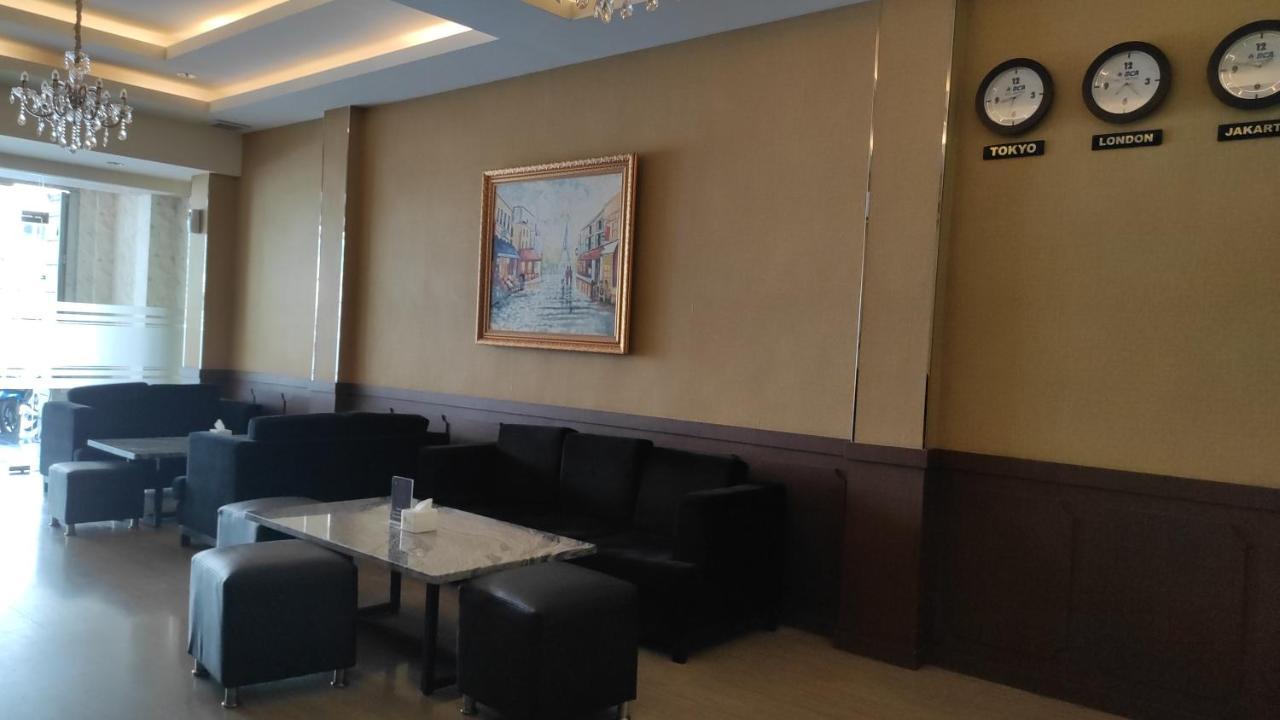 Grand Venetian Hotel Bandar Lampung Exterior foto